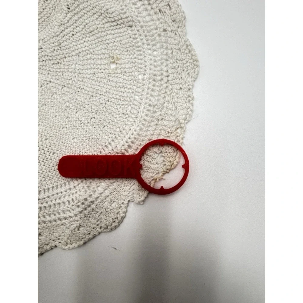 Vintage Hand Crocheted Doily Cream Round Lace Table Centerpiece‎ 10